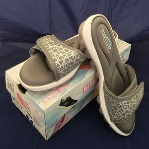 Sketchers NIB Gray slides